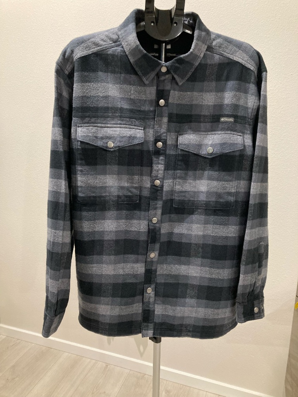 Columbia Men's XL Gray Black Buffalo Plaid Insulated Shacket Shirt Jacket